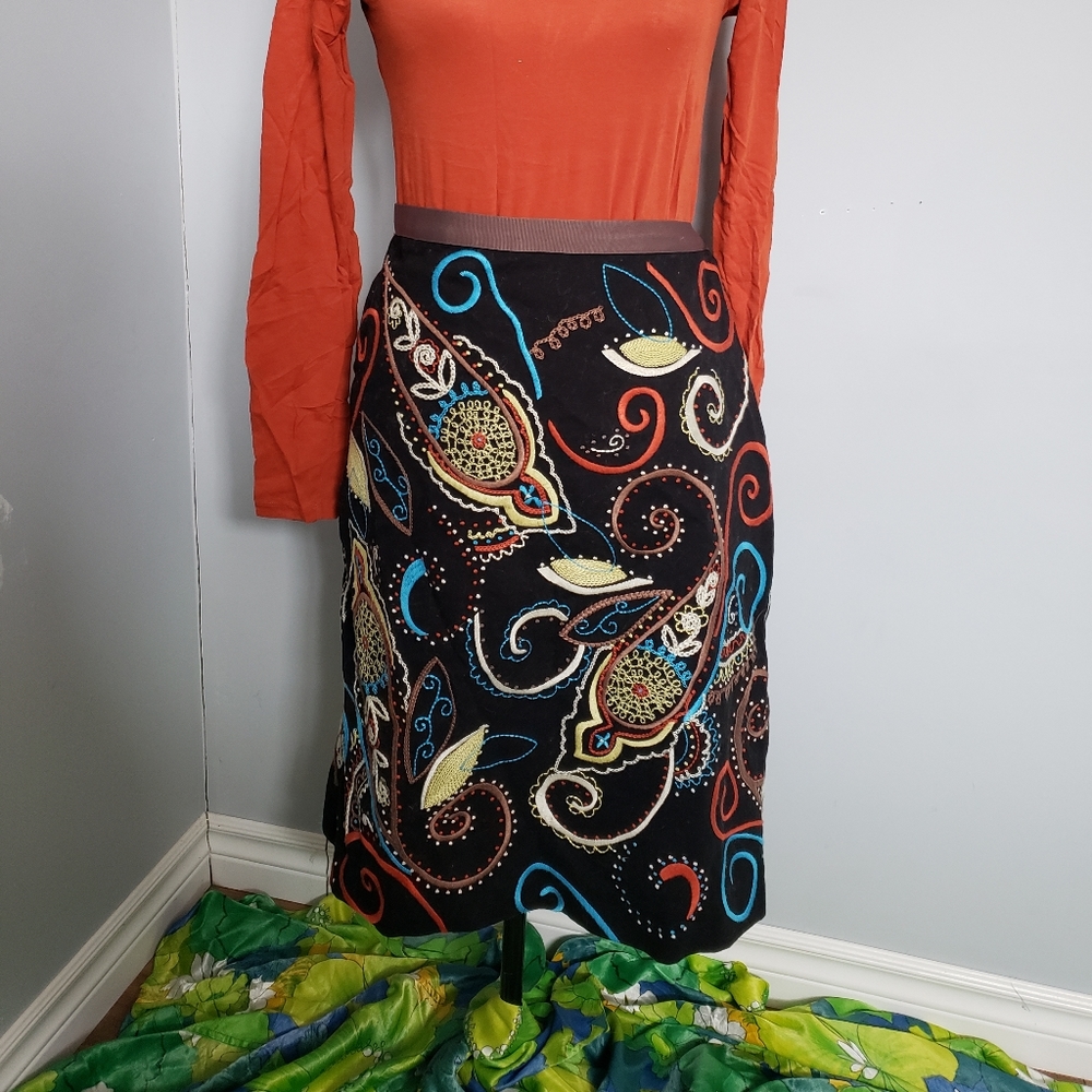 Paisley embroidered skirt